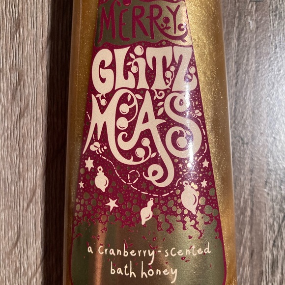 Perfectly Posh Other - Perfectly Posh~MERRY GLITZMAS Glitter Bath~Cranberry~Honey~Bath/Shower Wash